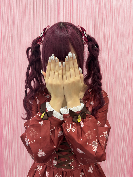 画像11833：花飾り低めシニヨン｜梅田・北新地ヘアセット