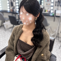 画像11850：花飾り低めシニヨン｜梅田・北新地ヘアセット