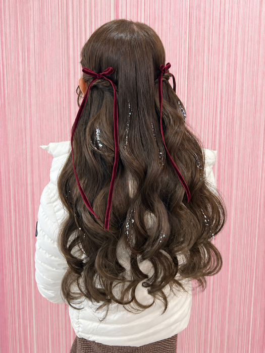 画像11874：花飾り低めシニヨン｜梅田・北新地ヘアセット
