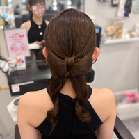 画像11876：花飾り低めシニヨン｜梅田・北新地ヘアセット