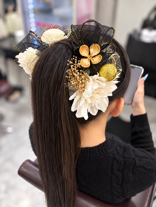 画像11884：花飾り低めシニヨン｜梅田・北新地ヘアセット