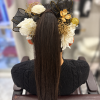 画像11885：花飾り低めシニヨン｜梅田・北新地ヘアセット