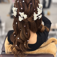 画像11887：花飾り低めシニヨン｜梅田・北新地ヘアセット