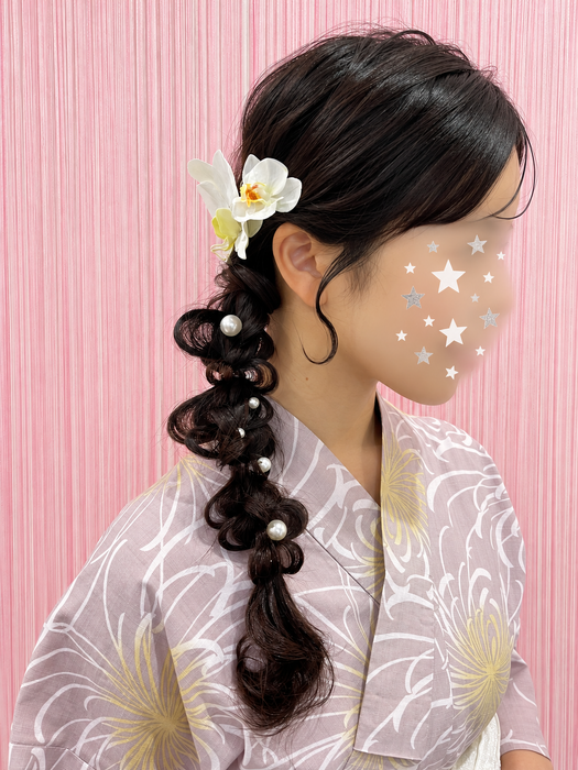 画像11901：花飾り低めシニヨン｜梅田・北新地ヘアセット