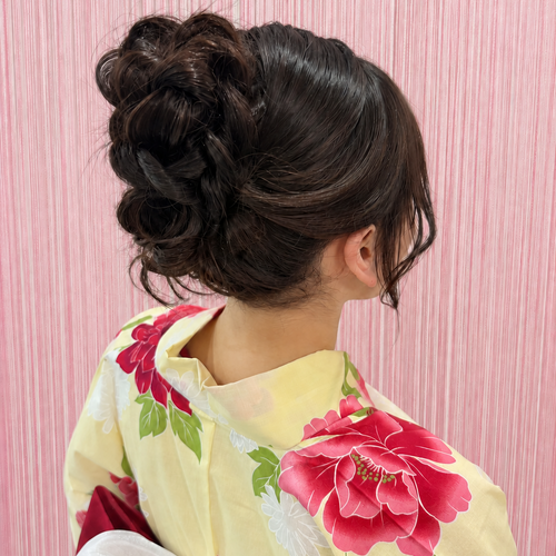 画像11903：花柄浴衣と華やかな編み込み髪｜梅田・北新地ヘアセット