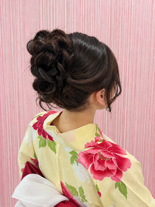 画像11903：花飾り低めシニヨン｜梅田・北新地ヘアセット