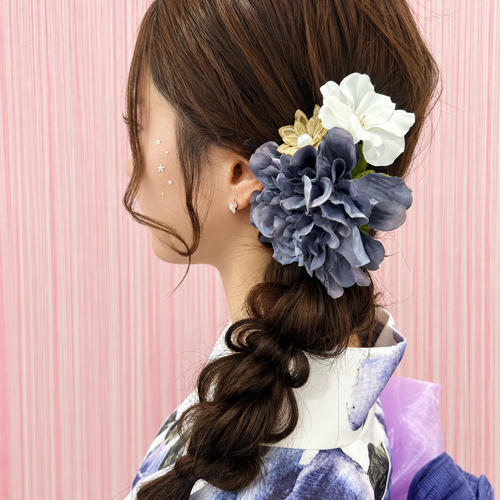 画像11907：花飾りサイド編みおろし｜梅田・北新地ヘアセット