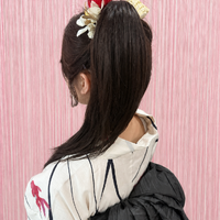 画像11911：花飾り低めシニヨン｜梅田・北新地ヘアセット