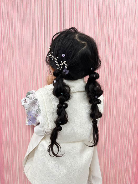 画像11928：花飾り低めシニヨン｜梅田・北新地ヘアセット