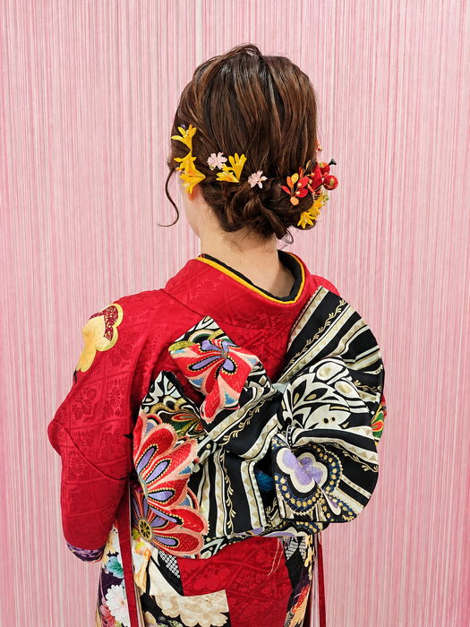 画像11948：花飾り低めシニヨン｜梅田・北新地ヘアセット