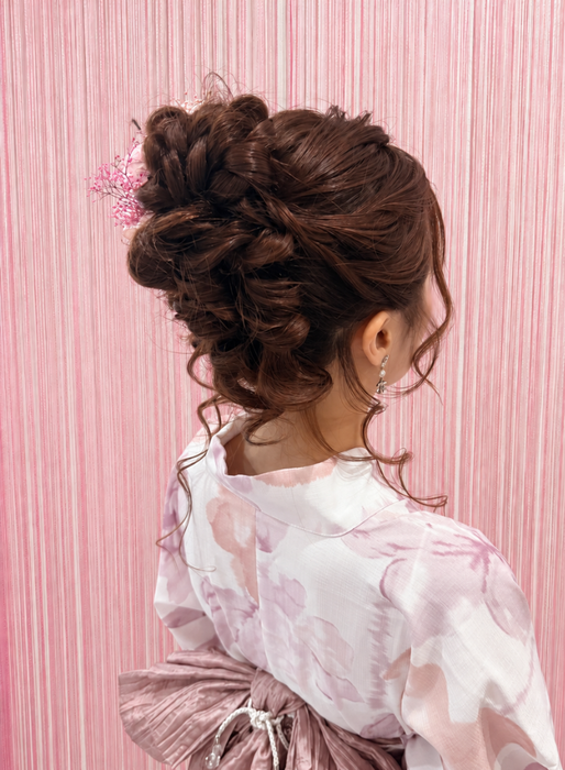 画像11953：花飾り低めシニヨン｜梅田・北新地ヘアセット