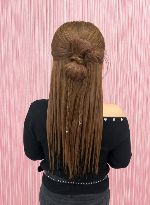 画像11959：花飾り低めシニヨン｜梅田・北新地ヘアセット